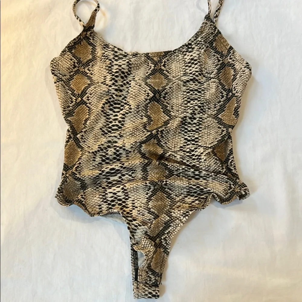 Hera Collection Animal Print Bodysuit - Picture 1 of 7